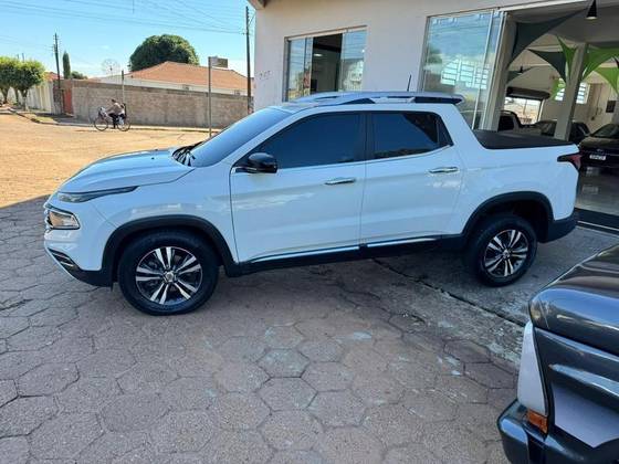 FIAT TORO 1.3 TURBO 270 FLEX FREEDOM AT6 FIAT TORO 1.3 TURBO 270 FLEX FREEDOM AT6